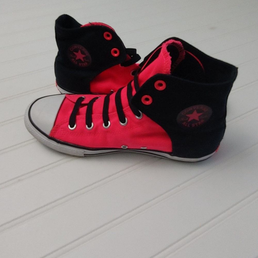 Brand New Hot pink Converse All Stars